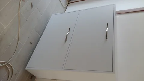 Sürme kapaklı raydolap