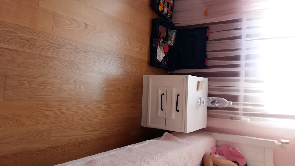 Ahşap aksanlı yatak odası